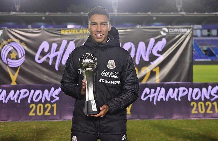Cerca otro mexicano de irse a jugar a Europa