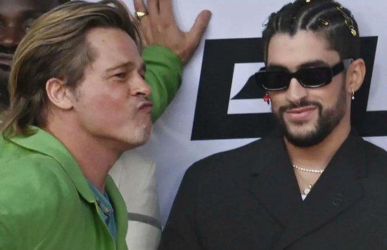 Bad Bunny le canta un tiro a Brad Pitt