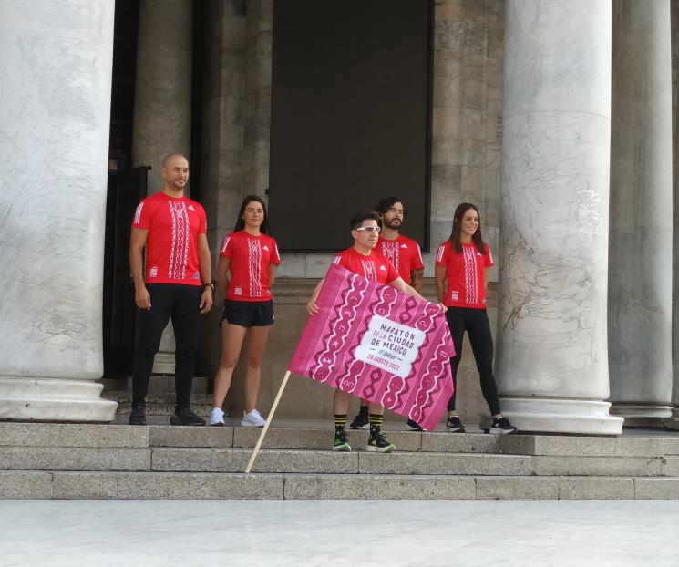 Difunden playera y medalla para Maratón de CDMX Difunden playera y medalla para Maratón de CDMX