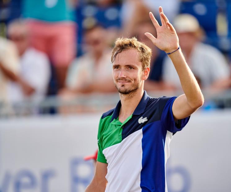 Avanza Medvédev a SF en Abierto de los Cabos