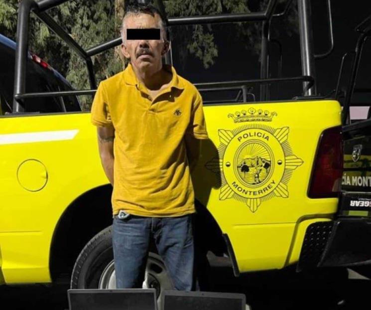 Lo sorprenden robando negocio