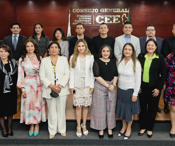 Presenta CEE libro sobre violencia femenil