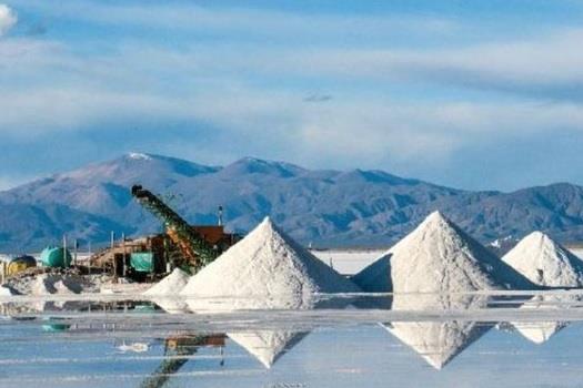 Explotación de litio busca fortalecer industria automotriz