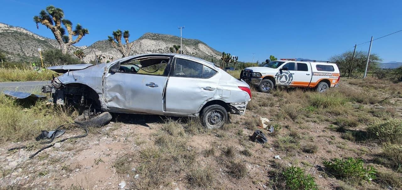Muere mujer en volcadura