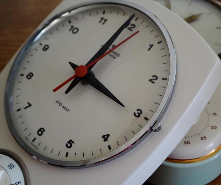 Inai ordena informar sobre encuesta de horario de verano