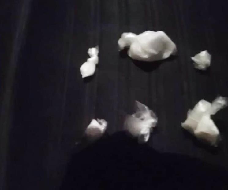 Comete infracción y lo detienen  con droga