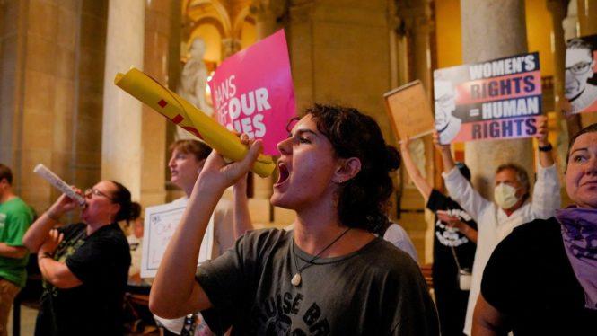 Condena la Casa Blanca la ley de aborto en Indiana