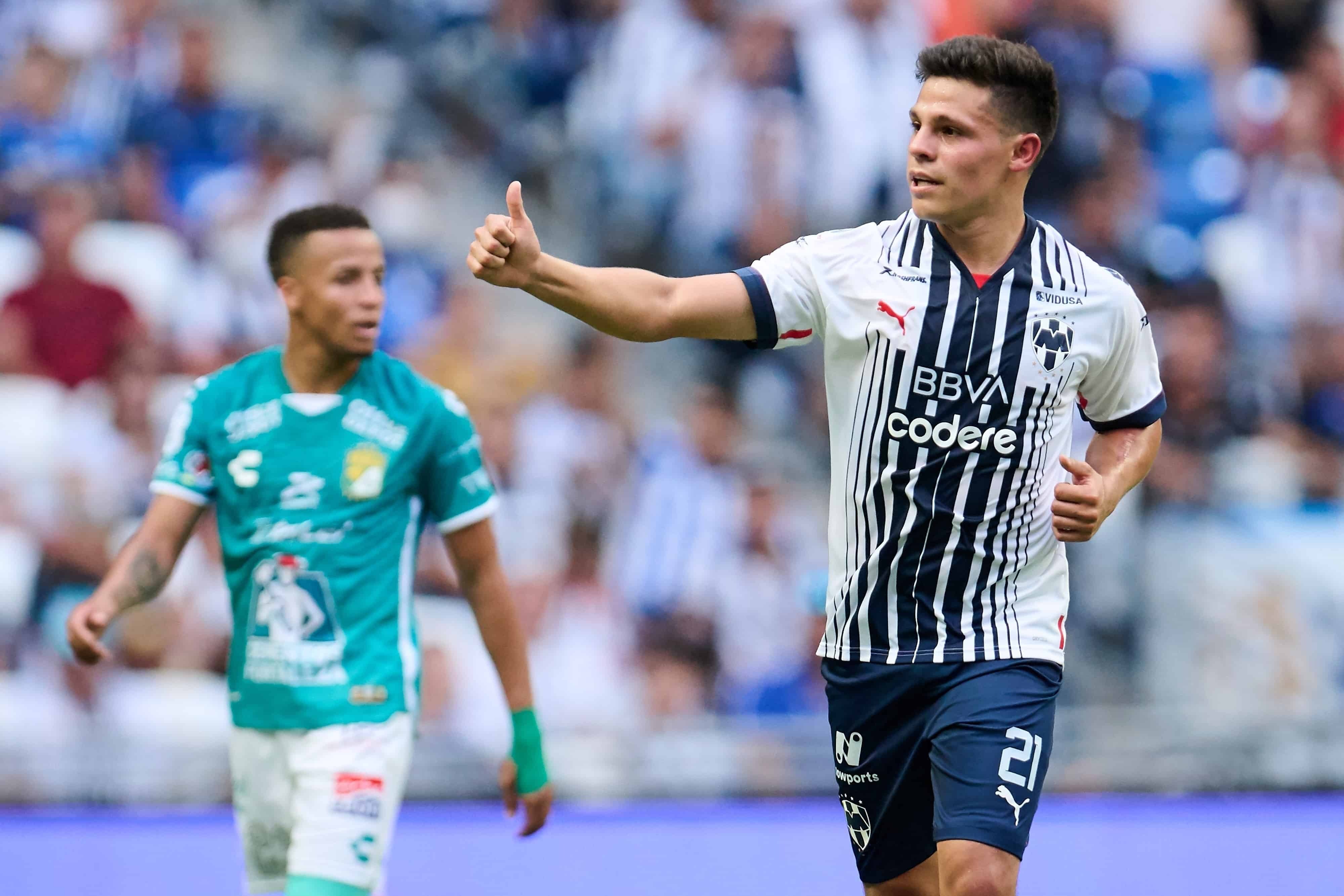 González anota otra vez y hace el 3-0.