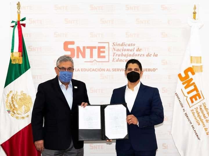 Respalda dirigente nacional de maestros a Juan José Gtz