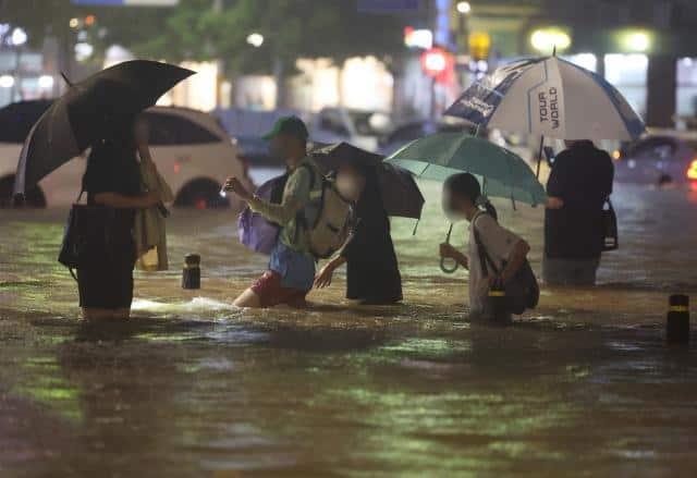 Sufre Corea del sur por inundaciones