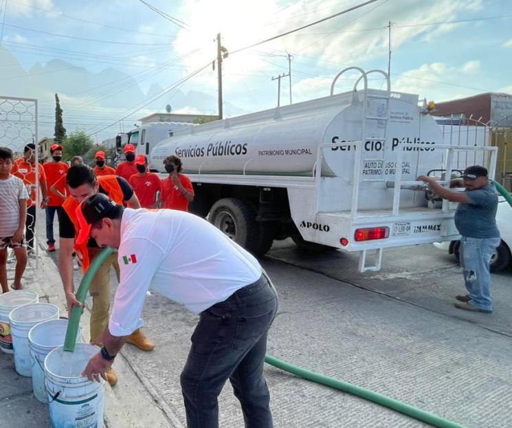 Entrega Nava junto a Sedena agua en SC