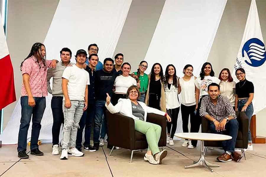 Destacan en reto financiero y obtienen primer lugar
