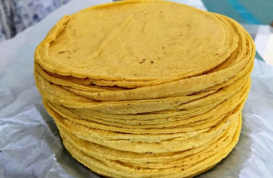Fijan precio de la tortilla a 23 pesos el kilo en Sinaloa