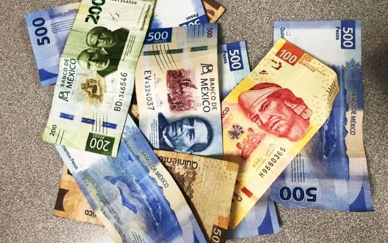 Peso y bolsas ganan terreno tras baja de inflación en EU