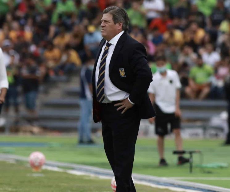Herrera casi descarta llegada de refuerzo