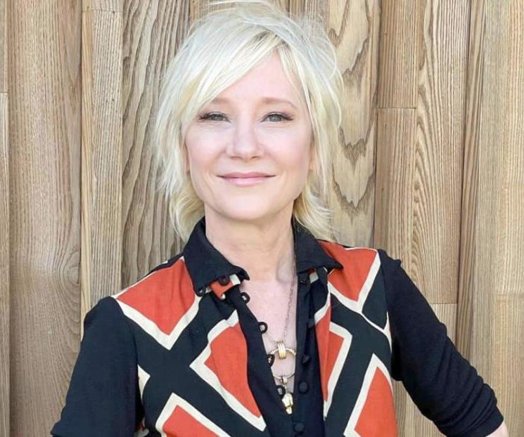 Anne Heche está en coma tras accidente automovilístico