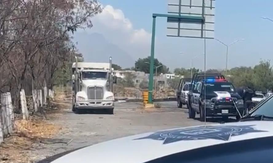 Encuentran caja con restos humanos