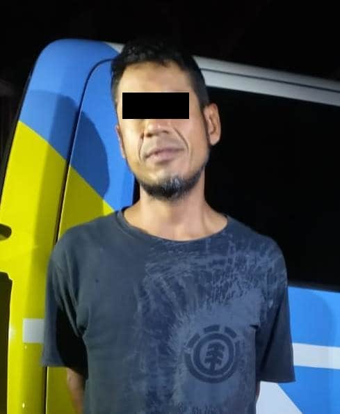 Detenido por robó una camioneta del exterior de un negocio y posteriormente fue acusado por un joven de robo con violencia y de privación ilegal de la libertad