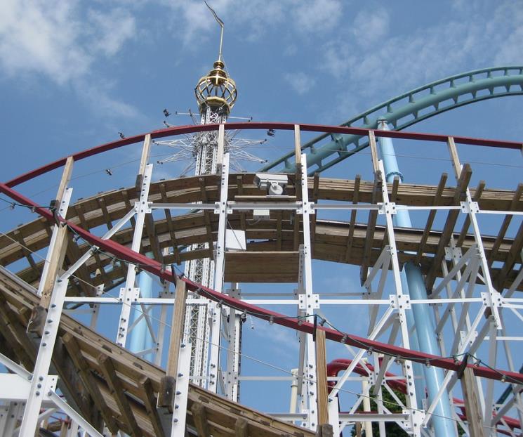 Reportan decenas de heridos en montaña rusa de Legoland Reportan decenas de heridos en montaña rusa de Legoland