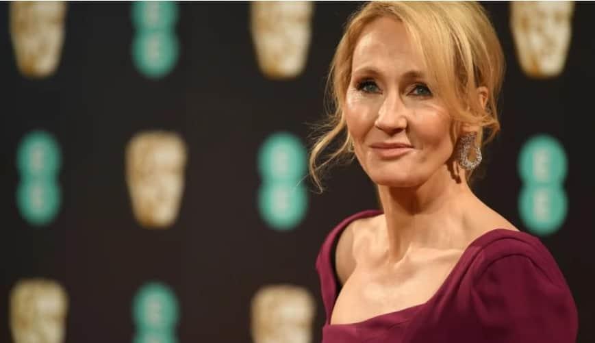 Amenazan a J.K. Rowling, tras apoyo a Salman Rushdie