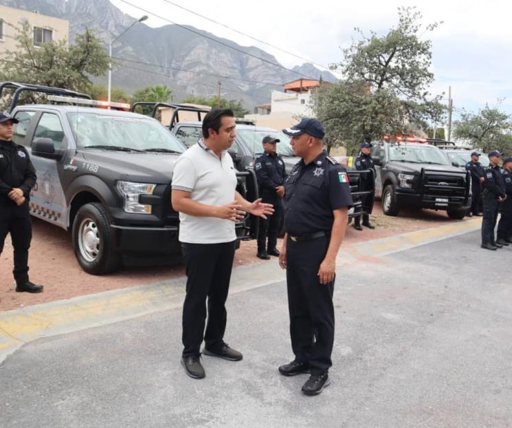 Refuerza Santa seguridad con más policías y patrullas