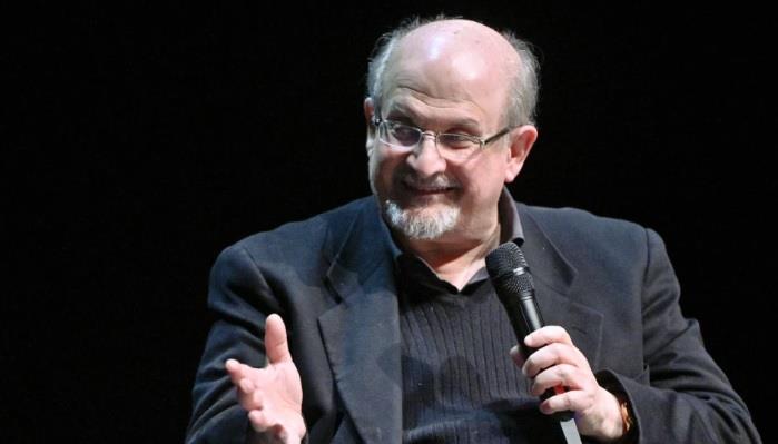 Por esta razón Rushdie dice que no ganaría un Premio Nobel