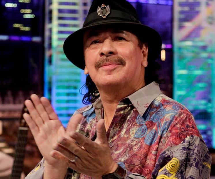 Reaparece Carlos Santana recuperado