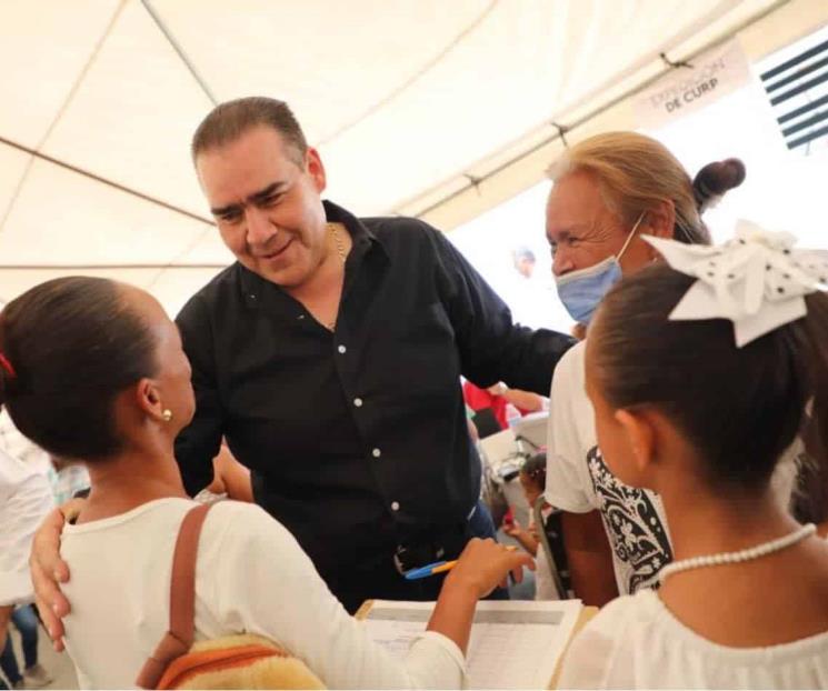 Llama GLPRI a escuelas ser sensibles en las inscripciones