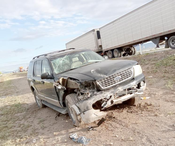 Embiste, arrastra y mata  a motociclista
