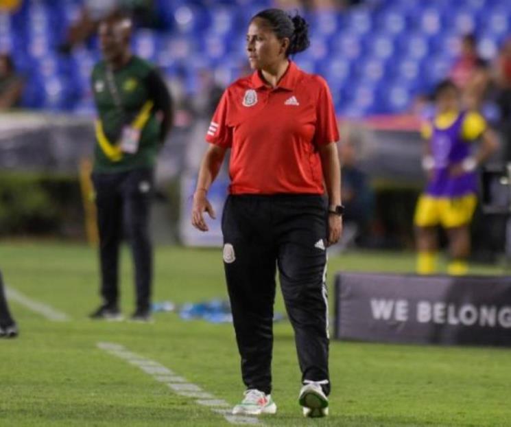 Sale Mónica Vergara del Tri Femenil