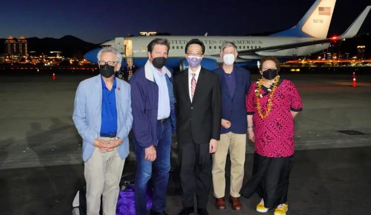 Hará China más simulacros; llega delegación de EU a Taiwán
