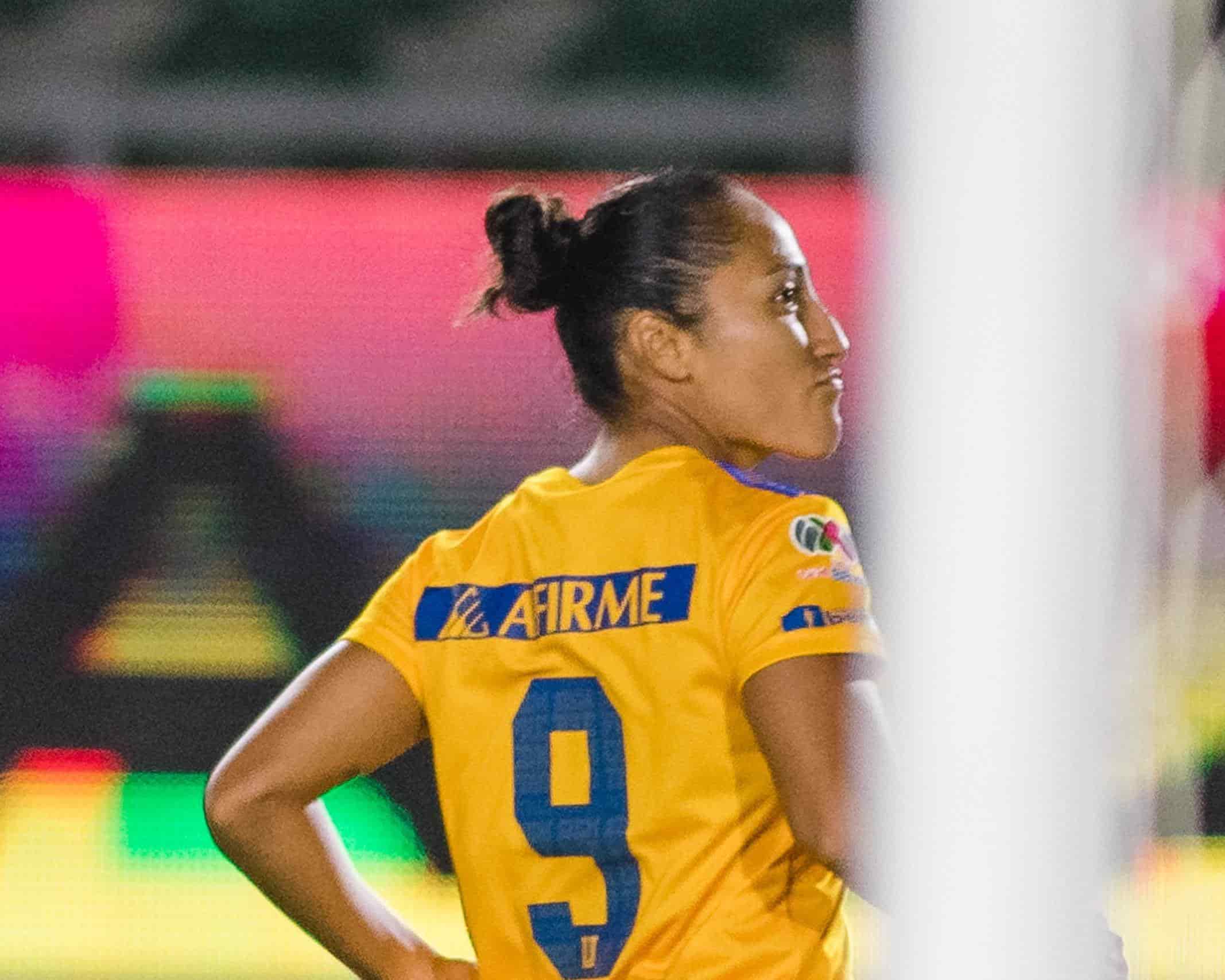 Stephany Mayor hace doblete.
