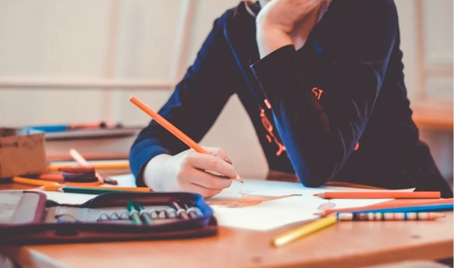 México acumula inflación en educación de 162% en 17 años