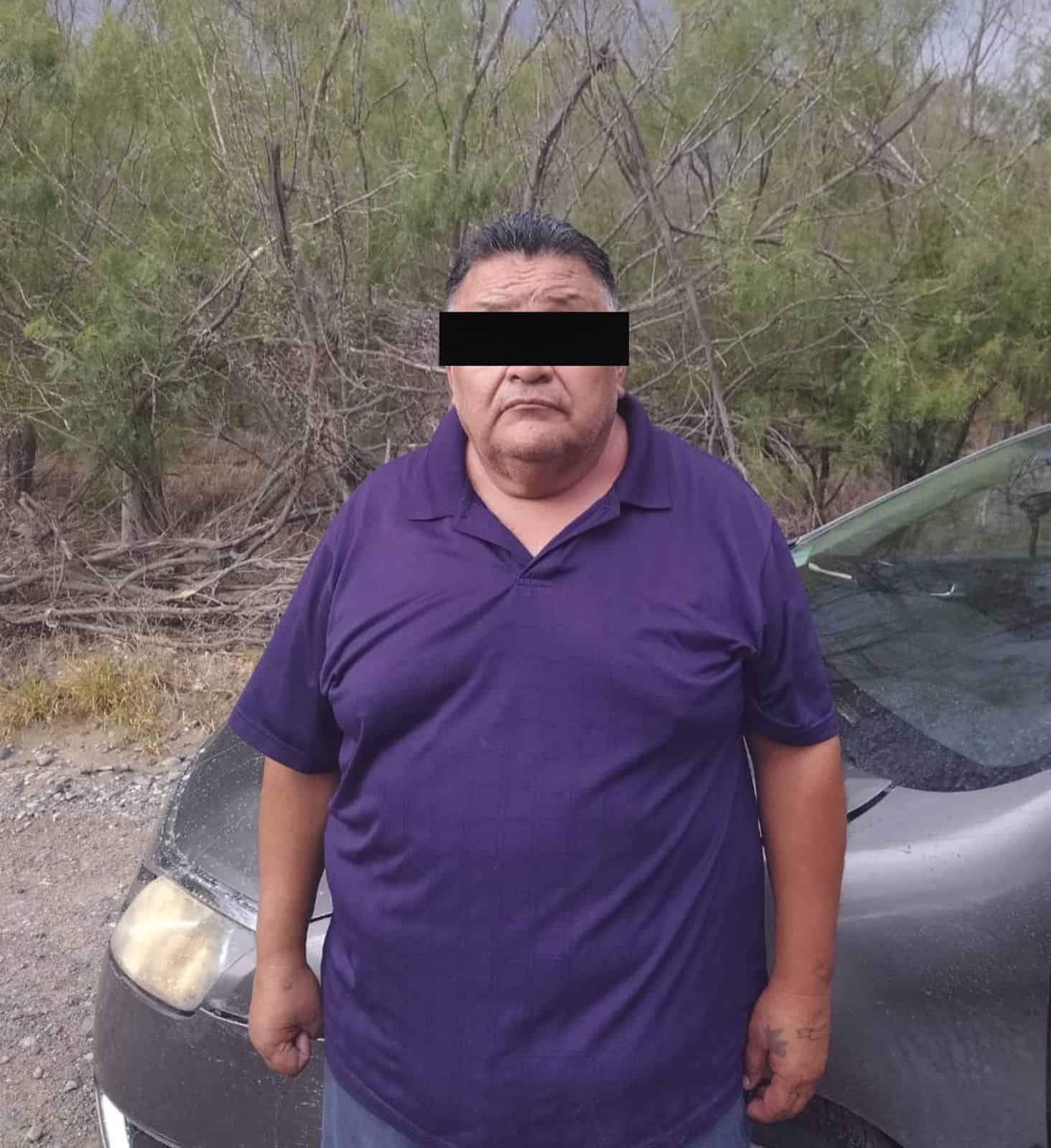 Un grupo de cinco migrantes que eran llevados a la frontera en dos vehículos, fueron ubicados por elementos de Fuerza Civil