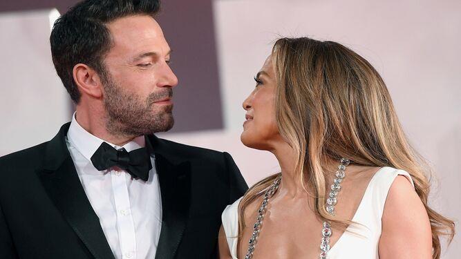 Aseguran que Ben Affleck y JLo celebrarán boda de tres días