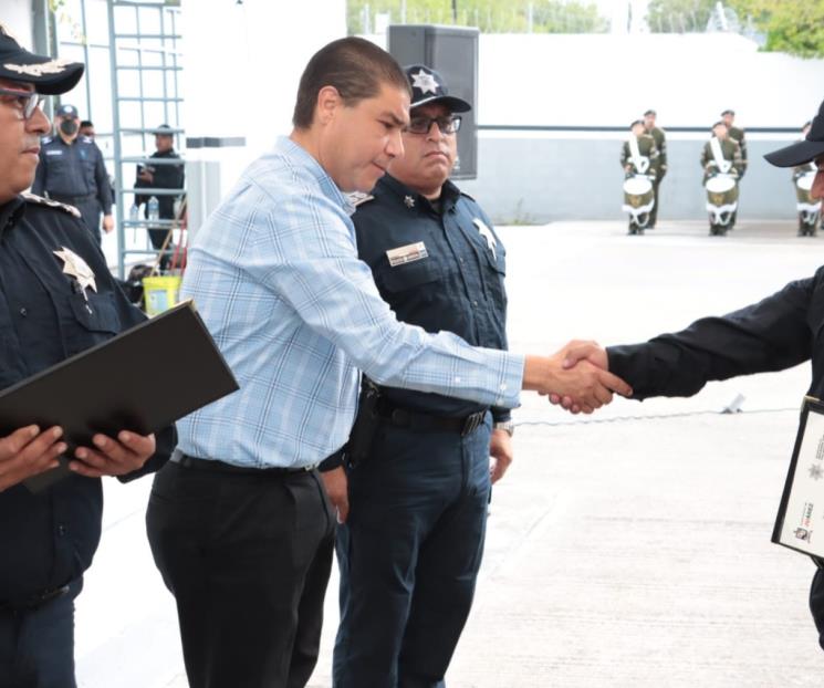 Reconocen en Juárez a 25 elementos de Seguridad Pública