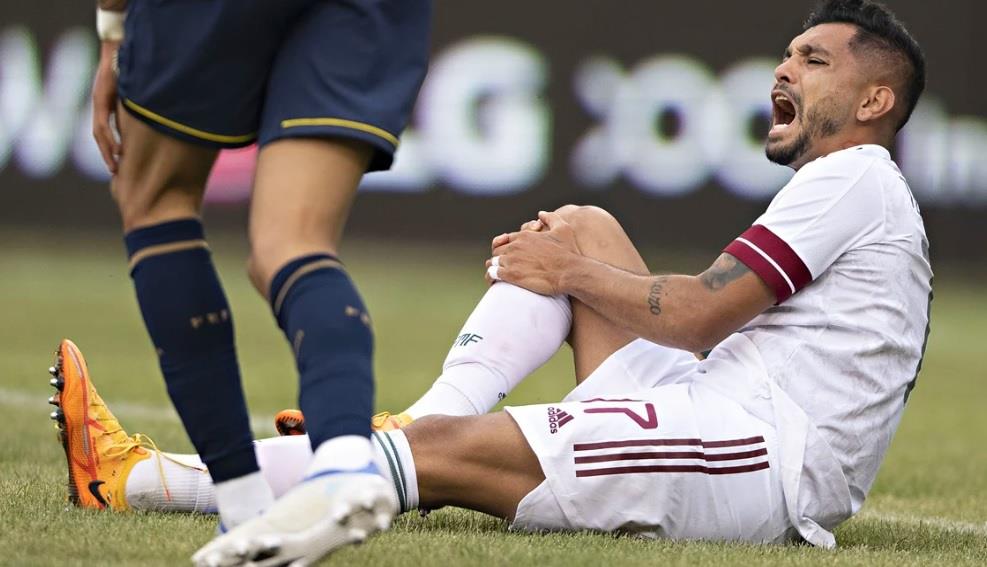 Tecatito Corona se pierde Mundial: se lesiona con Sevilla