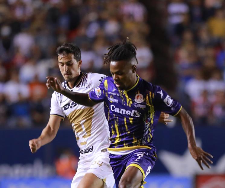 Pumas no levanta, San Luis le remonta