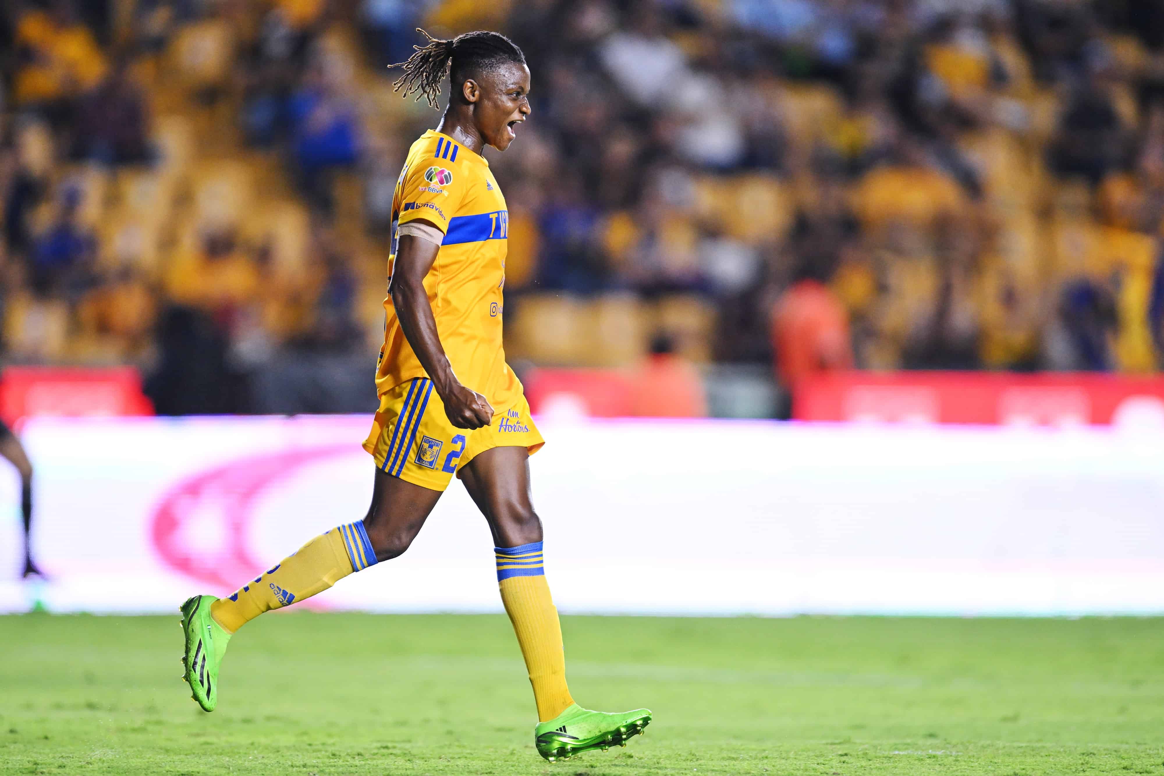 Uchenna Kanu hace doblete y pone 3-0 el marcador.