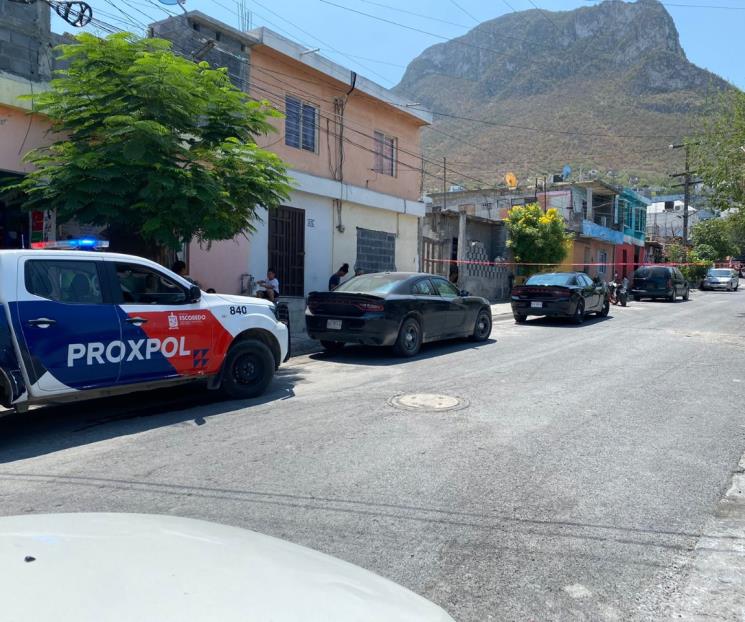 Muere menor apuñalado, investigan a su madre
