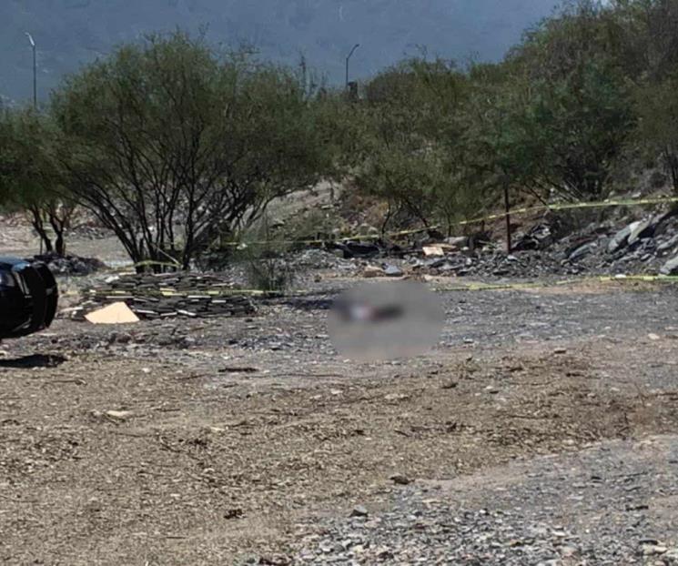 Hallan cuerpo maniatado y torturado