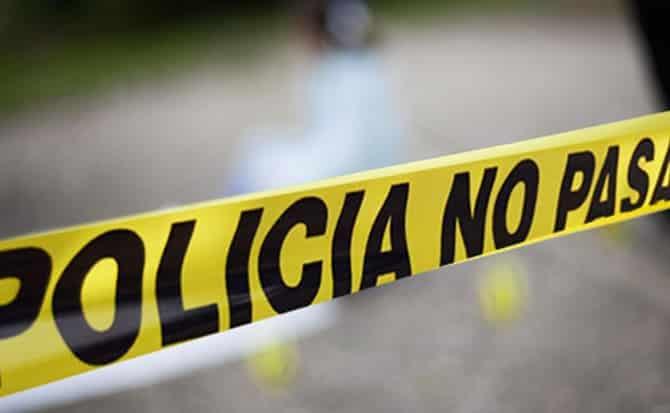 Lo acribillan y lo dejan a un lado del Río Santa Catarina