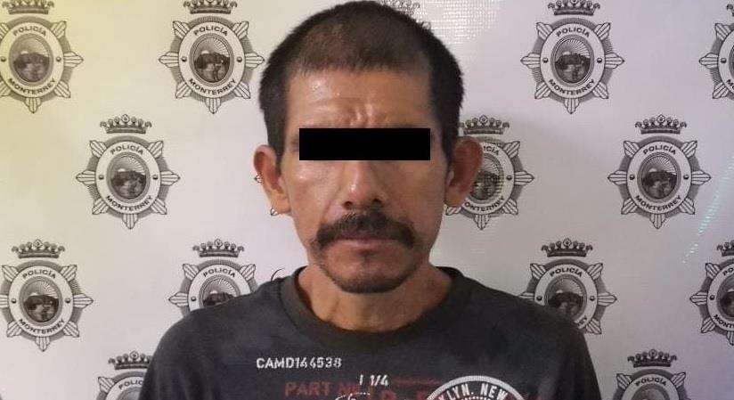 Roba 149 cajetillas de cigarros y es detenido