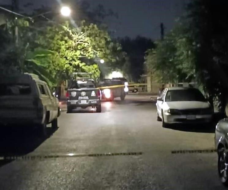 Disparan arma en forcejeo, resultan lesionados Disparan arma en forcejeo, resultan lesionados