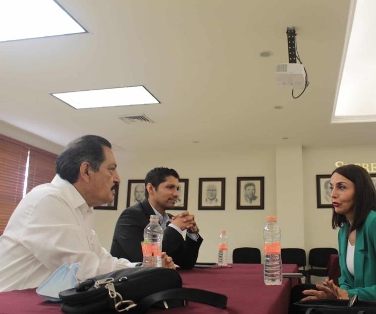 Sostiene encuentro dirigencia de la Sección 50 con diputada