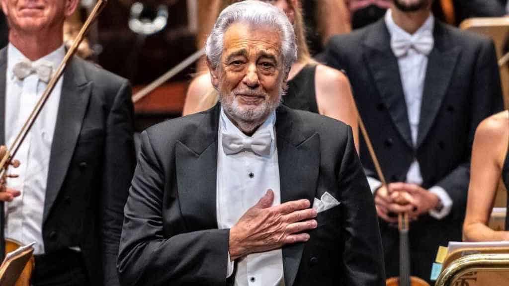 Plácido Domingo se deslinda de la explotación sexual