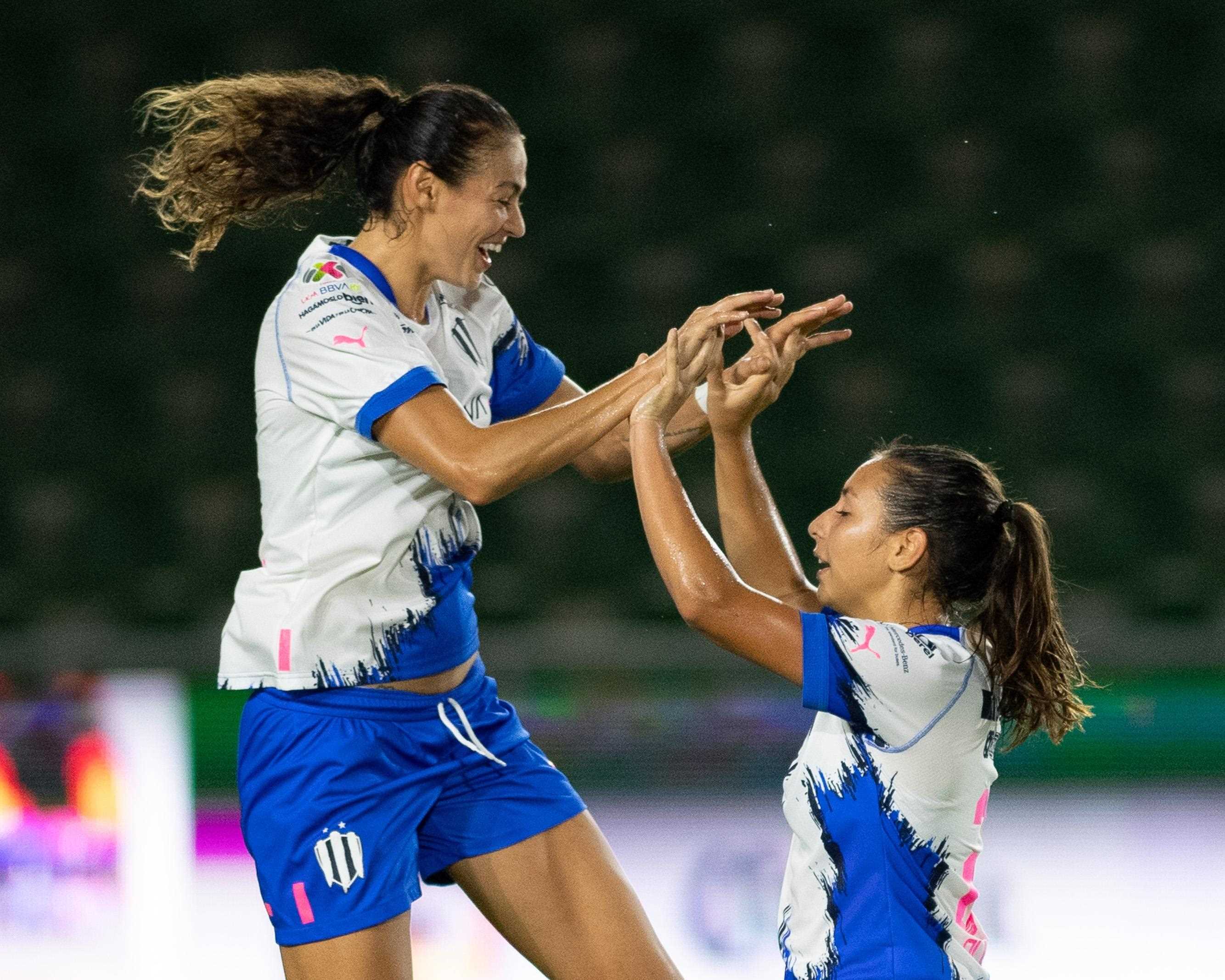 Bárbara Olivieri abre el marcador.