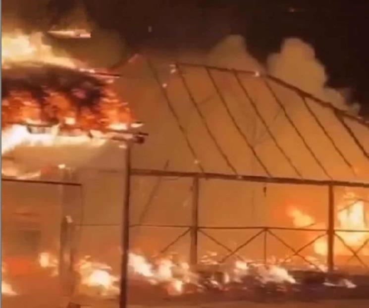 Investigan incendio en restaurante de Cadereyta