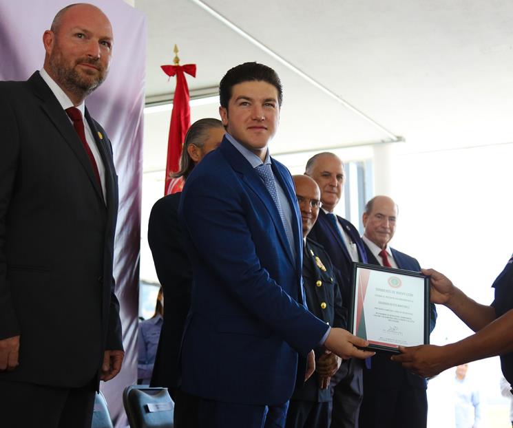 Reconoce Samuel labor del cuerpo de Bomberos