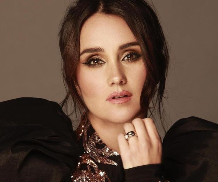 Dulce María no hace caso a comparaciones por su físico